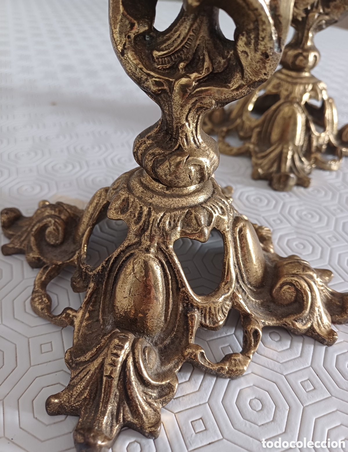 Antig&uuml;edades: Candelabros bronce tres brazos perfectos - Foto 6
