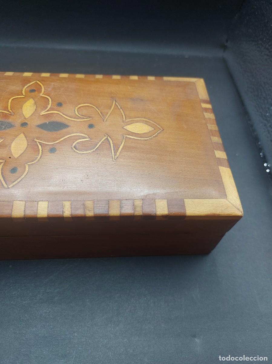Antig&uuml;edades: CAJA DE MADERA CON DETALLES - Foto 2