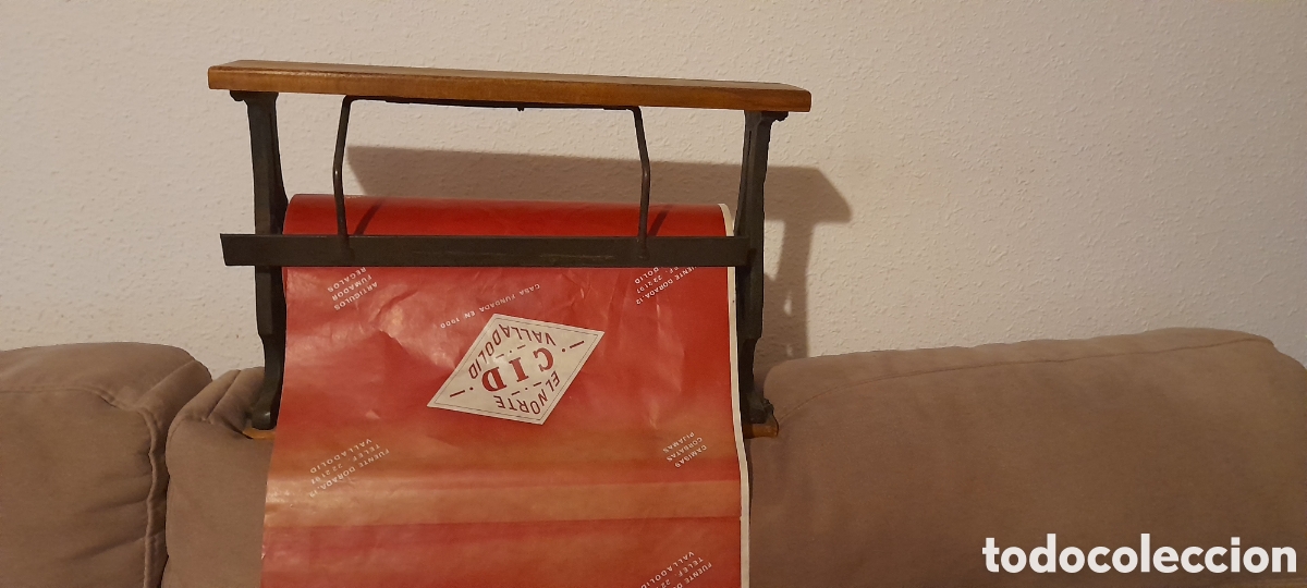 Antig&uuml;edades: Soporte antiguo de tienda - Foto 2