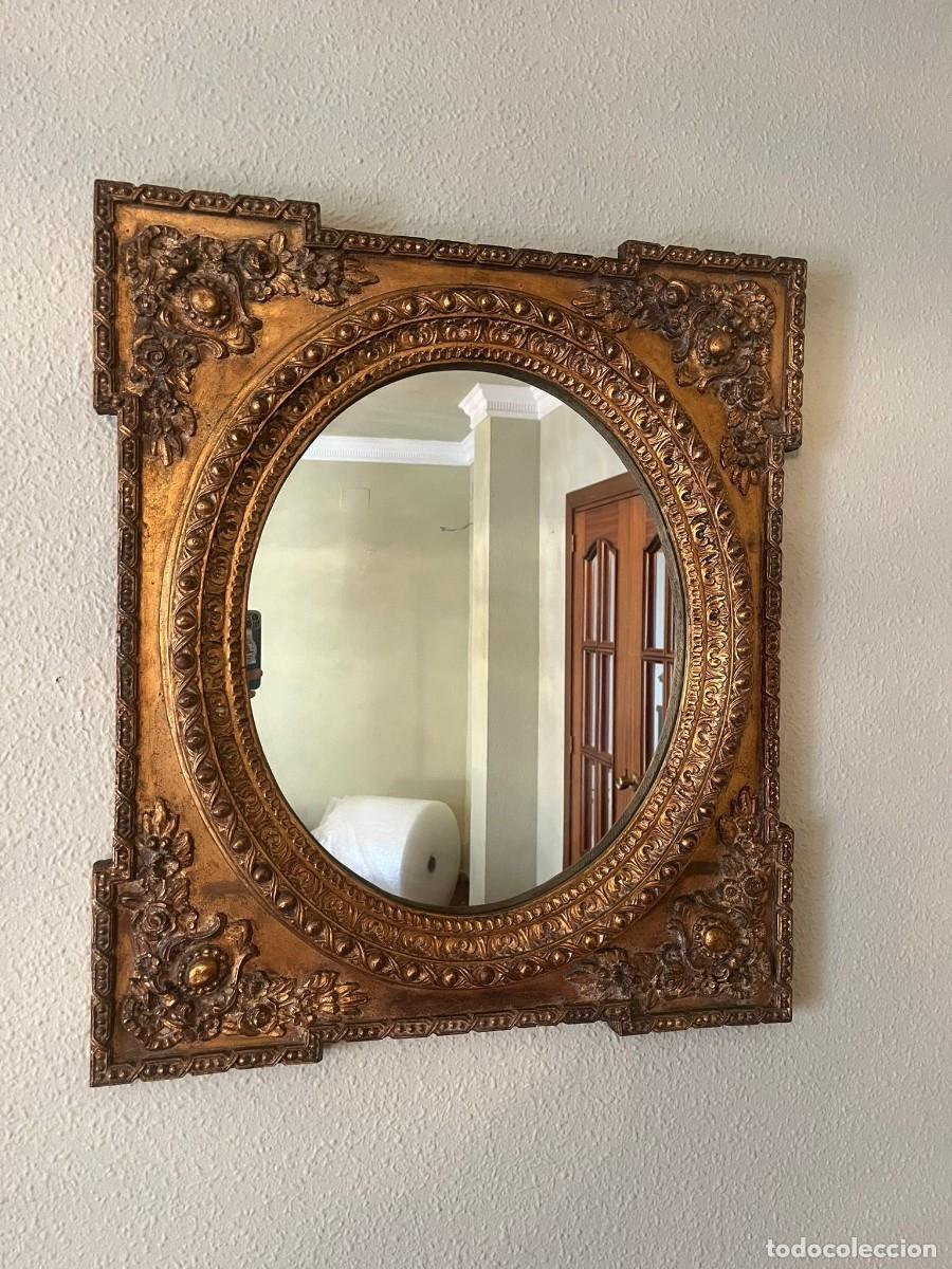 Antig&uuml;edades: Elegante marco con espejo ovalado. - Foto 1