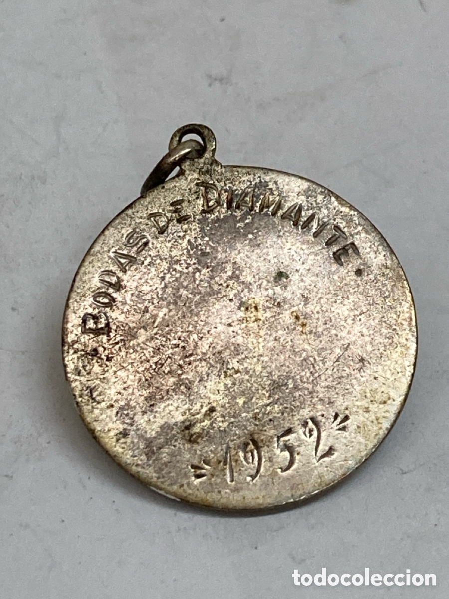 Antig&uuml;edades: Medalla de plata religiosa C235 - Foto 2