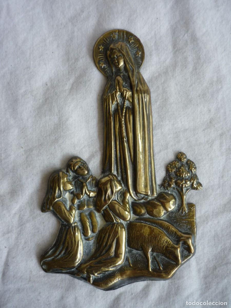 Antig&uuml;edades: Relieve de lat&oacute;n Virgen de F&aacute;tima - Foto 2