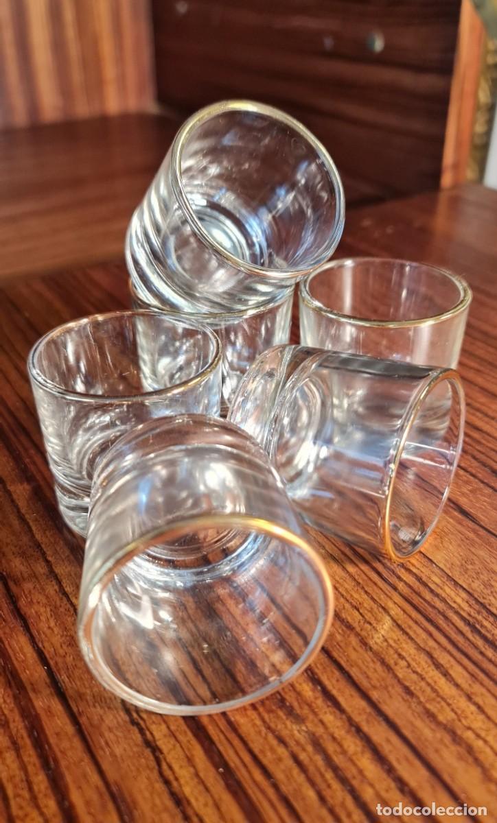 Antig&uuml;edades: 6 Vasos de licor peque&ntilde;os - Foto 4