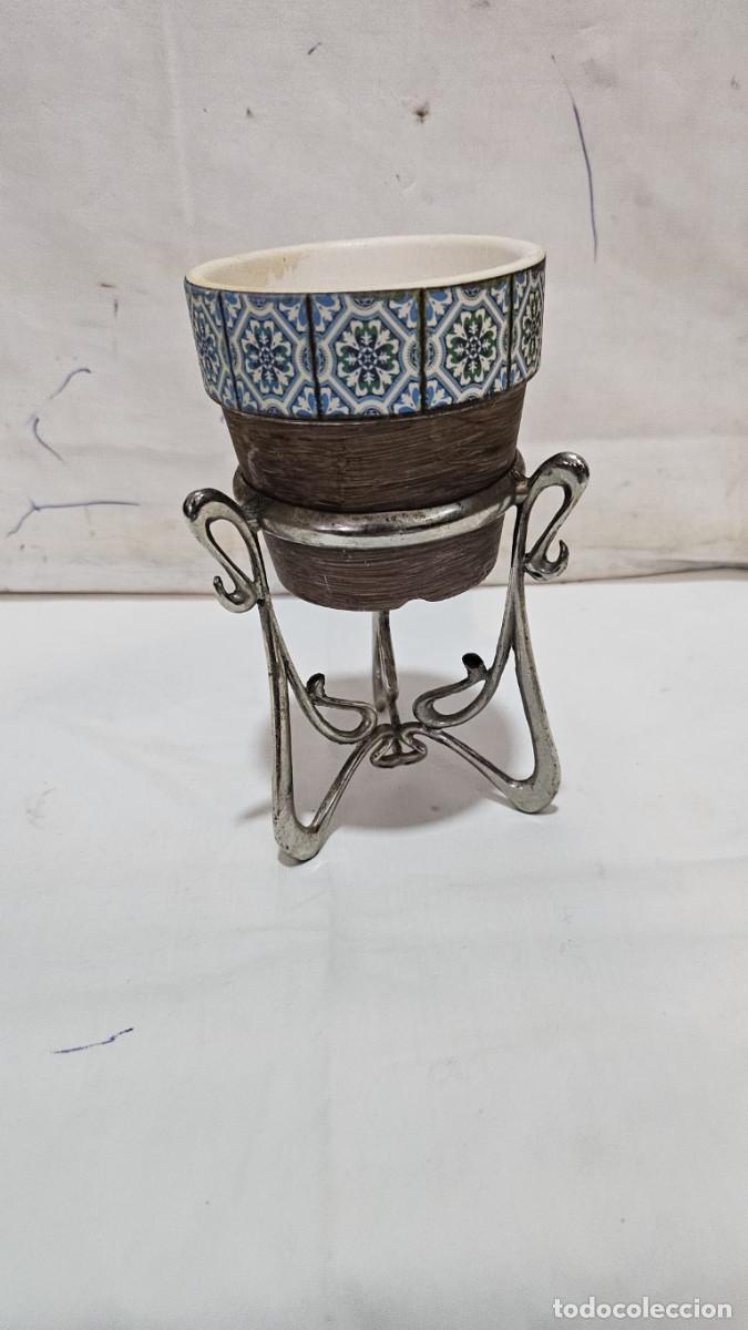 Antig&uuml;edades: peque&ntilde;a macetacon soporte - Foto 1