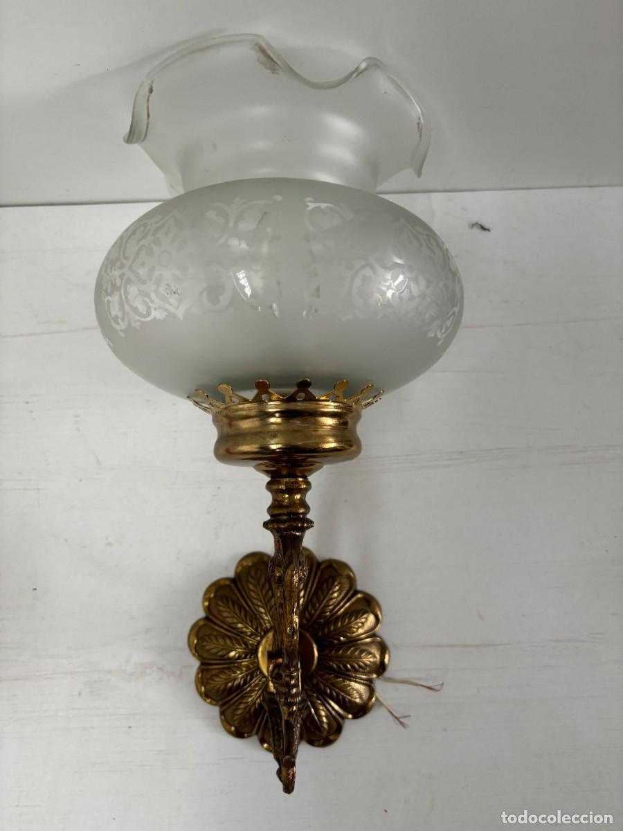 Antig&uuml;edades: APLIQUE DE PARED CON TULIPA DE CRISTAL - Foto 1