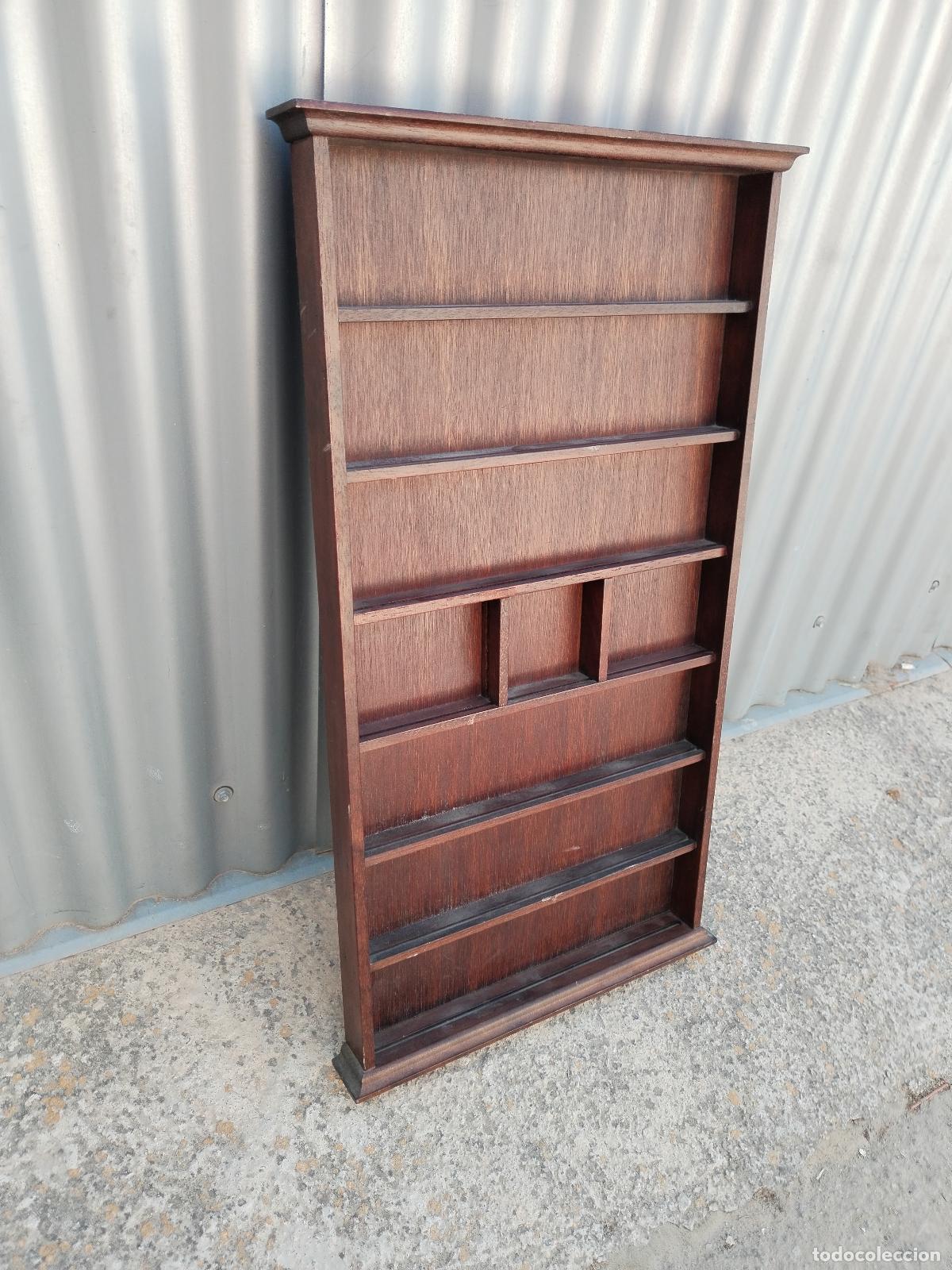Antig&uuml;edades: extanteria de pared, repisa expositor de madera - Foto 3