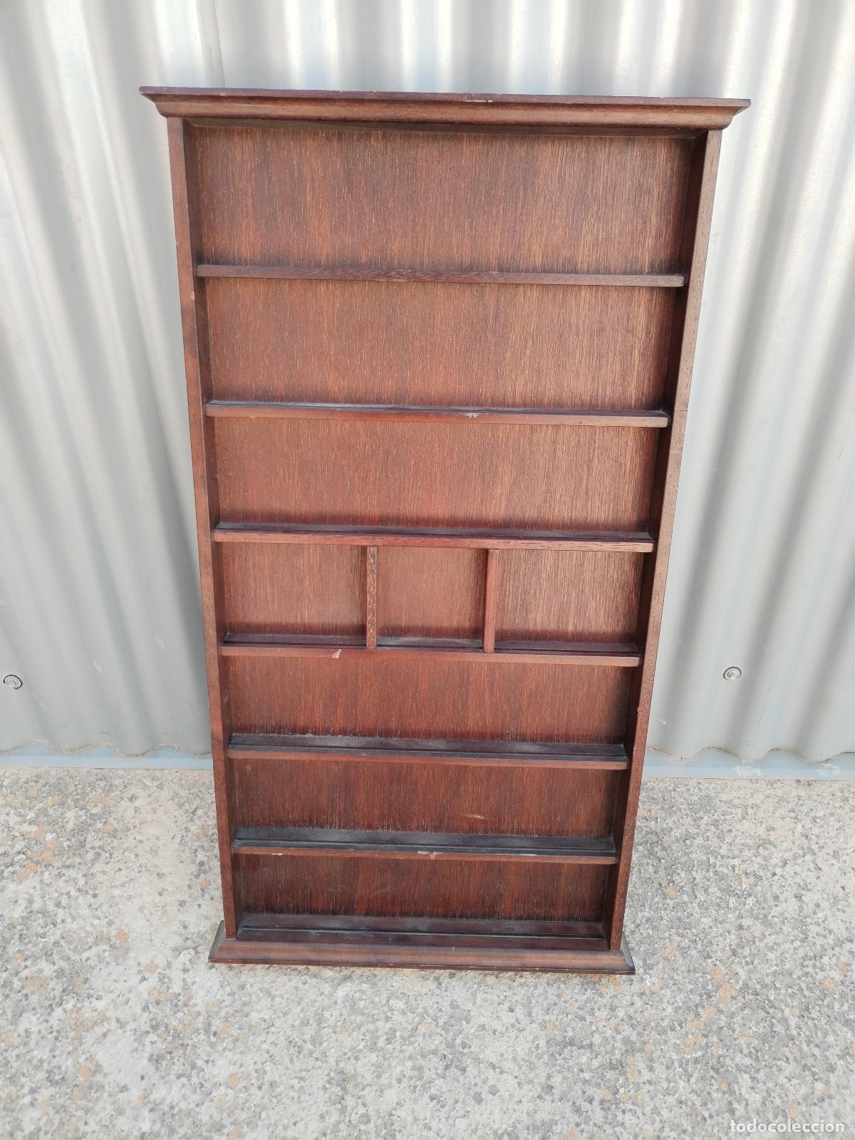 Antig&uuml;edades: extanteria de pared, repisa expositor de madera - Foto 1