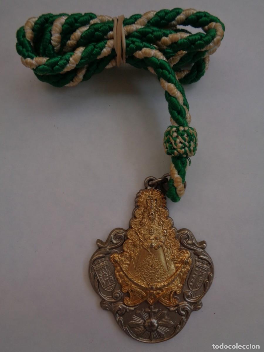 Antig&uuml;edades: GRAN MEDALLA DE LA HERMANDAD DEL ROCIO, CON CORDON - Foto 1