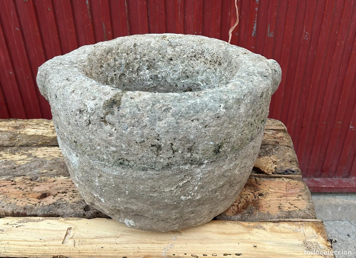 Antig&uuml;edades: MORTERO DE PIEDRA MUY ANTIGUO DE 40 CMS. DE DIAMETRO Y 26 CMS. DE ALTURA