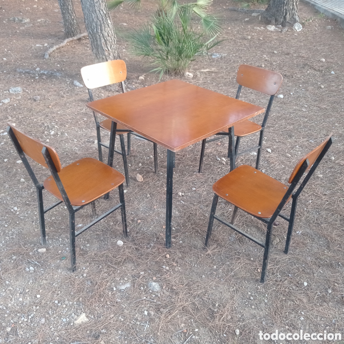 Antig&uuml;edades: Mesas y sillas para sobremesas. - Foto 2