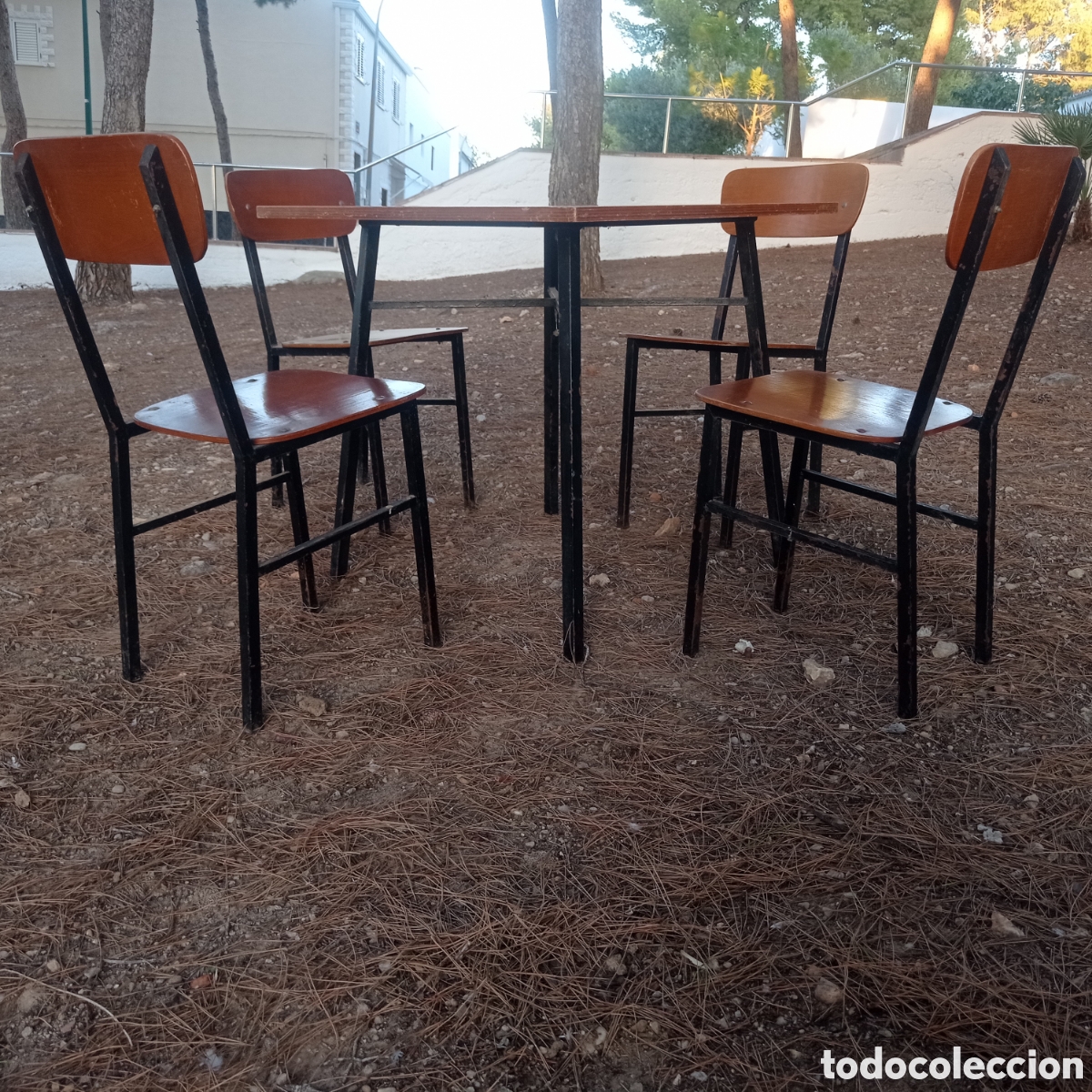 Antig&uuml;edades: Mesas y sillas para sobremesas. - Foto 3