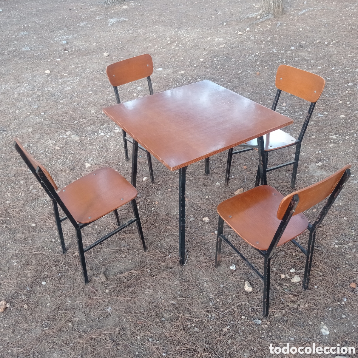 Antig&uuml;edades: Mesas y sillas para sobremesas. - Foto 1