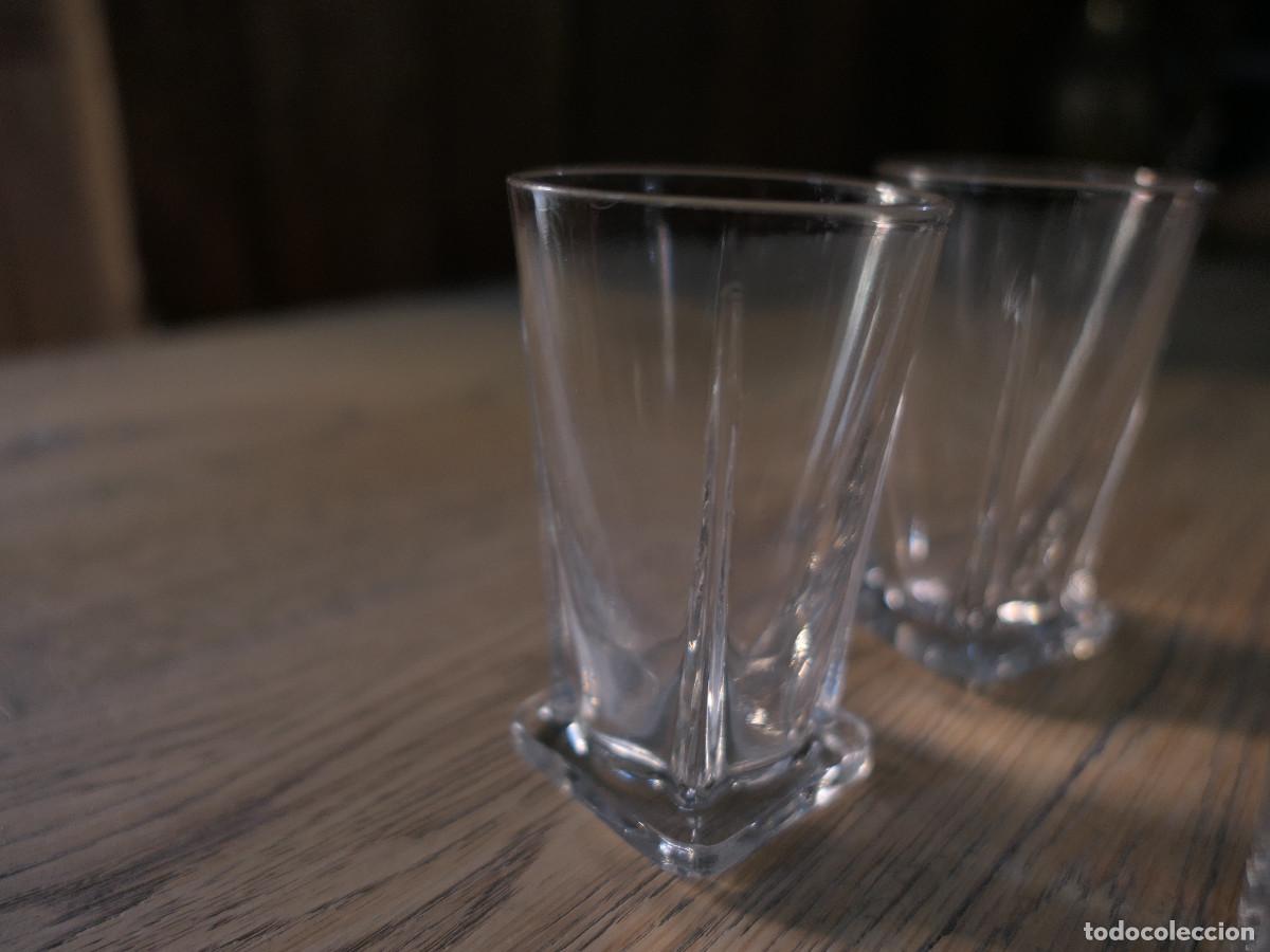 Antig&uuml;edades: Conjunto de antiguos vasos de licor - Foto 4
