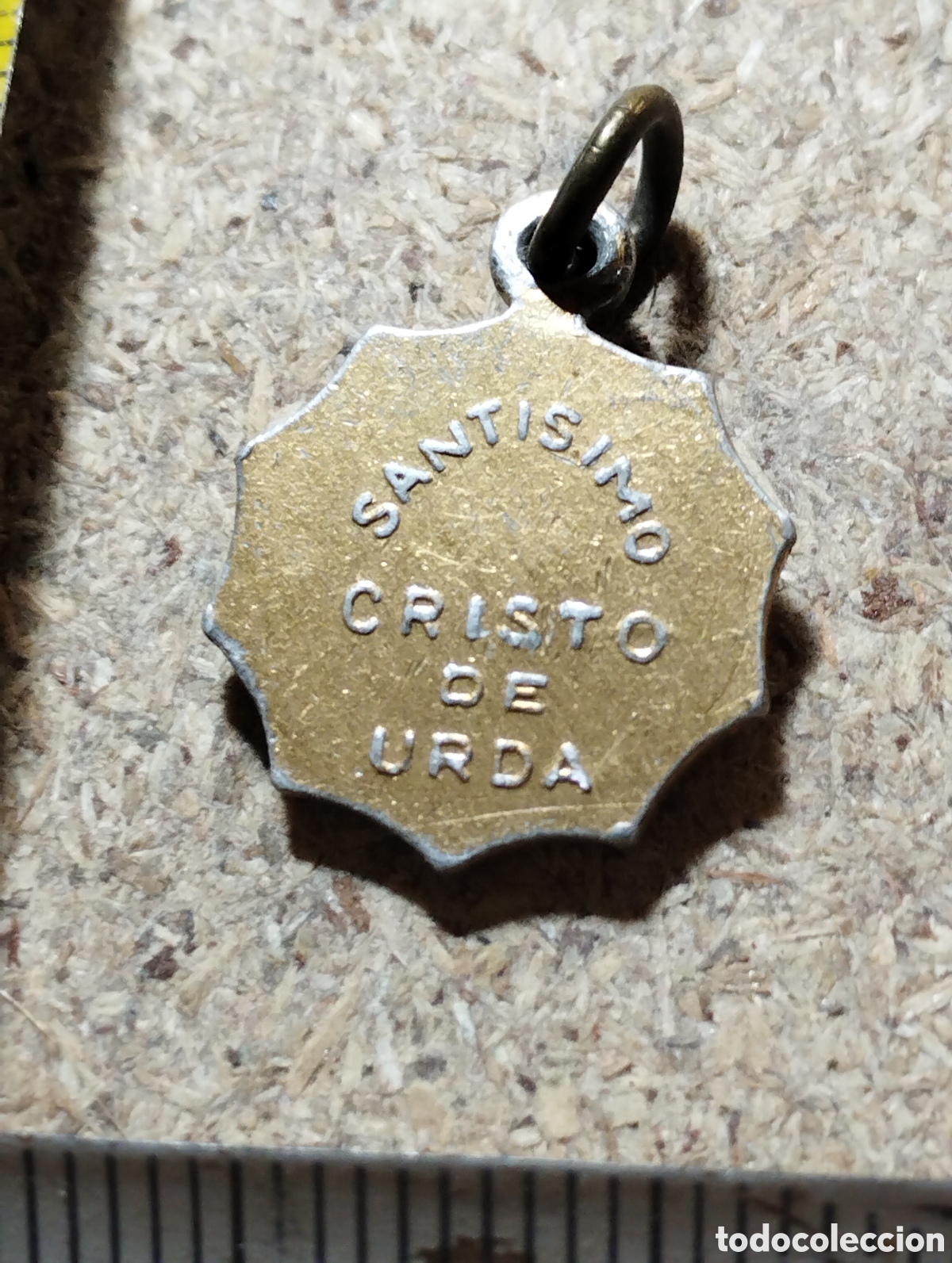 Antig&uuml;edades: Medalla del Sant&iacute;simo Cristo de Urda en aluminio - Foto 2