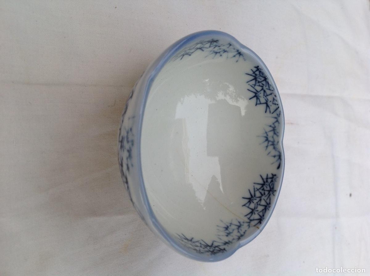 Antig&uuml;edades: Cuenco chino azul y blanco con decoraci&oacute;n de bambu - Foto 2
