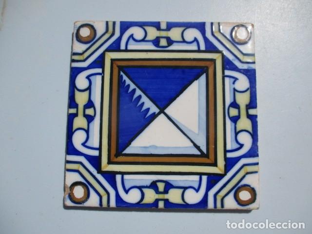 Antig&uuml;edades: azulejo antiguo bien conservado - Foto 1