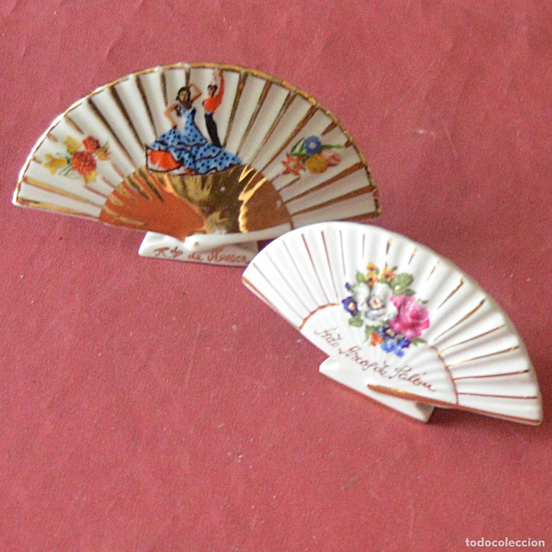 Antig&uuml;edades: 2 PEQUE&Ntilde;OS ABANICOS DE CERAMICA - Foto 3