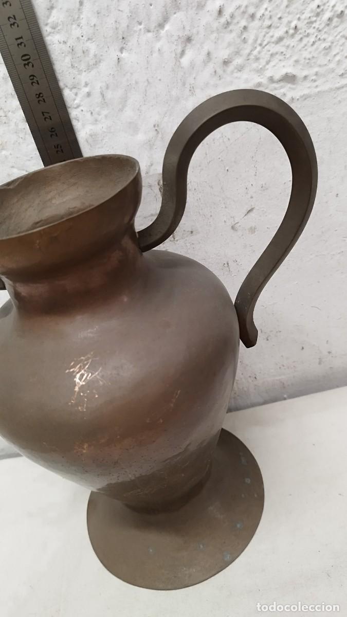 Antig&uuml;edades: Antiguo jarr&oacute;n de cobre y metal - Foto 3