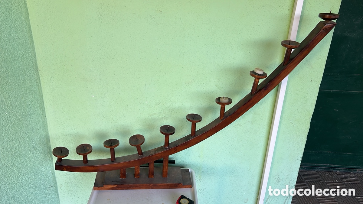Antig&uuml;edades: GRAN PORTAVELAS EN MADERA - Foto 1