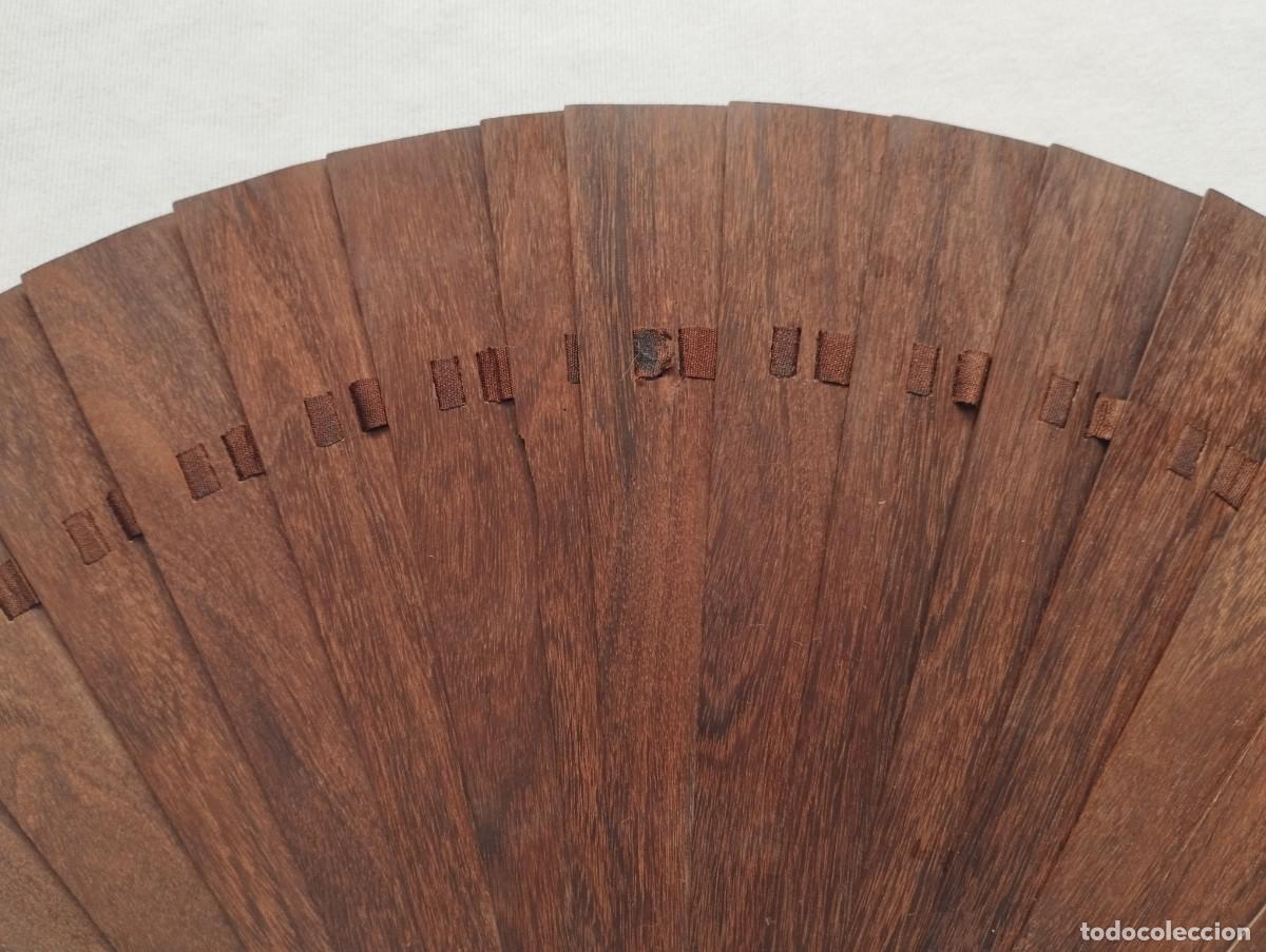 Antig&uuml;edades: Antiguo abanico de madera noble - Foto 2
