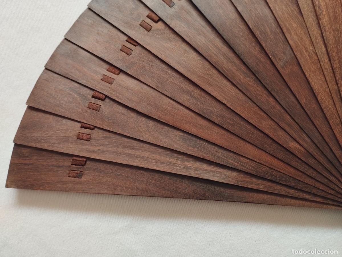 Antig&uuml;edades: Antiguo abanico de madera noble - Foto 9