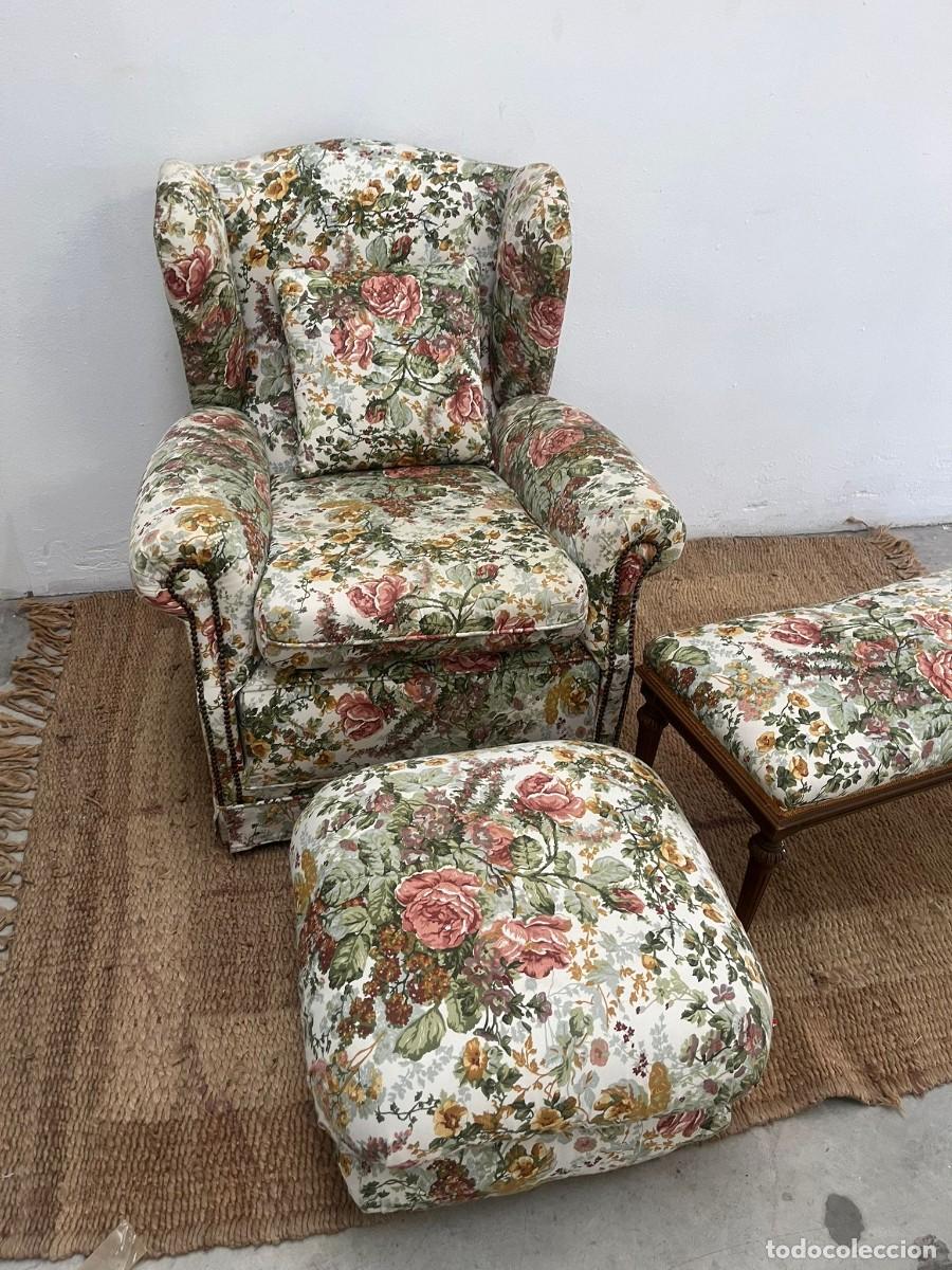 Antig&uuml;edades: Conjunto de sill&oacute;n con puff y banqueta para cama - Foto 2