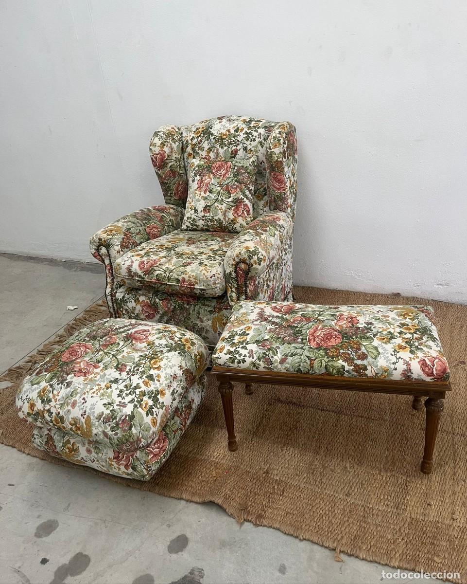 Antig&uuml;edades: Conjunto de sill&oacute;n con puff y banqueta para cama - Foto 1