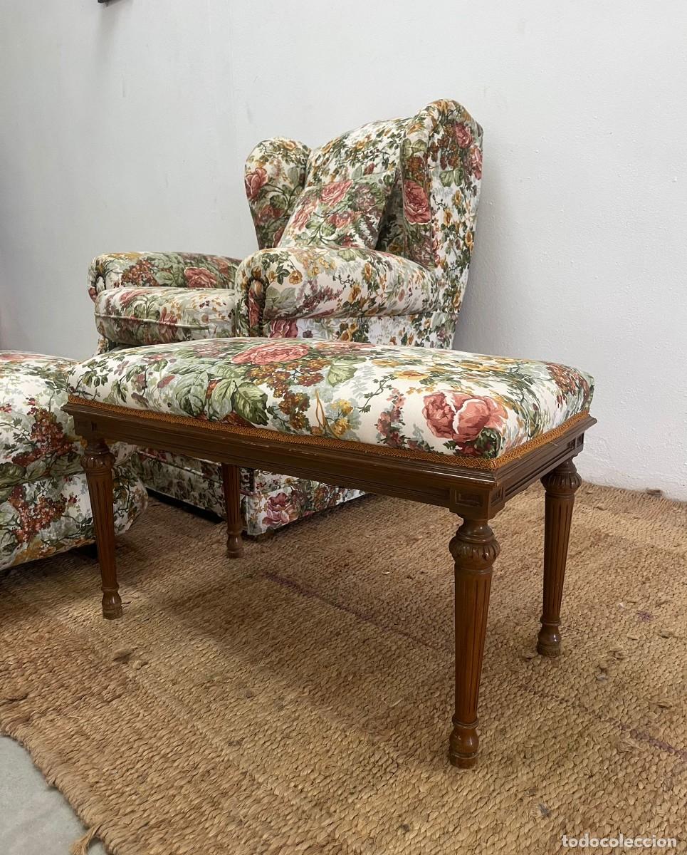 Antig&uuml;edades: Conjunto de sill&oacute;n con puff y banqueta para cama - Foto 5