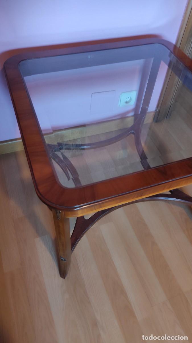 Antig&uuml;edades: MESA DE CENTRO EN MADERA DE RAIZ CON CRISTAL BISELADO - Foto 3