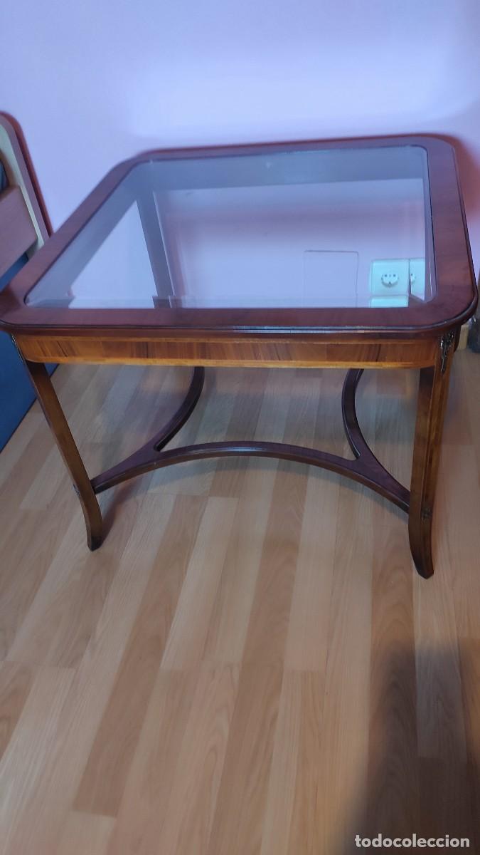 Antig&uuml;edades: MESA DE CENTRO EN MADERA DE RAIZ CON CRISTAL BISELADO - Foto 8