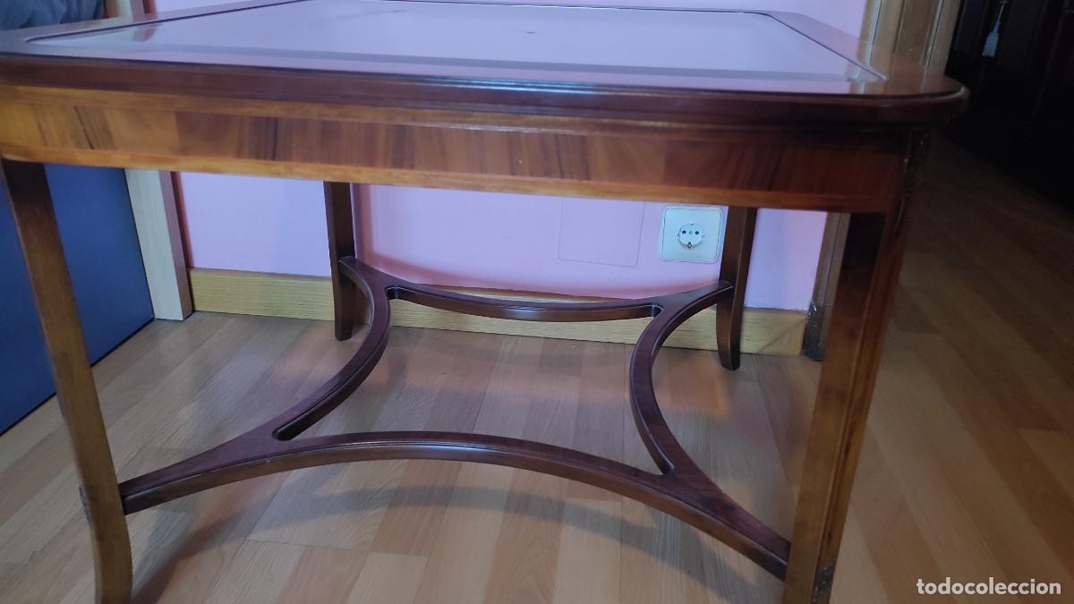 Antig&uuml;edades: MESA DE CENTRO EN MADERA DE RAIZ CON CRISTAL BISELADO - Foto 9