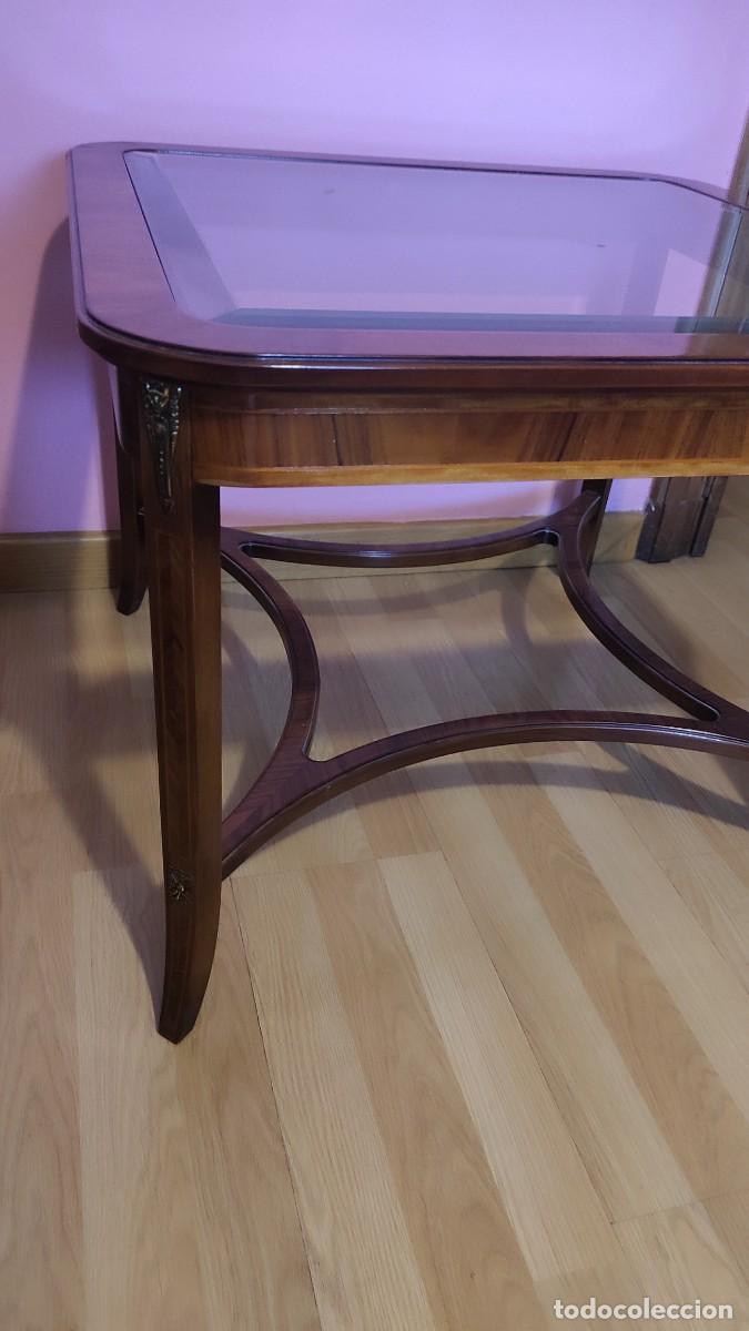 Antig&uuml;edades: MESA DE CENTRO EN MADERA DE RAIZ CON CRISTAL BISELADO - Foto 11