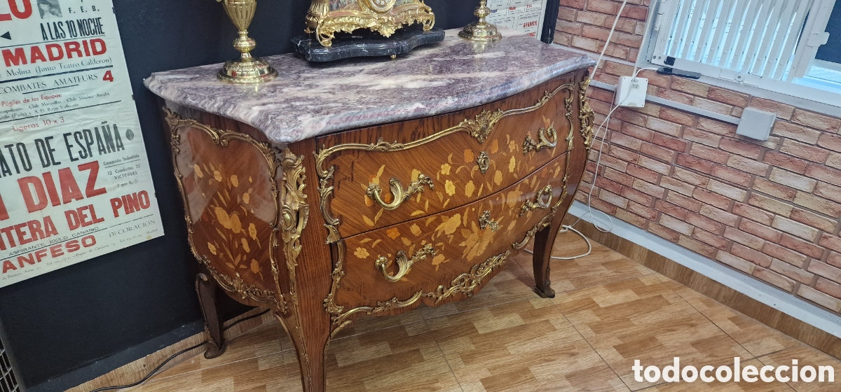 Antig&uuml;edades: C&oacute;moda francesa Luis XV - Foto 1