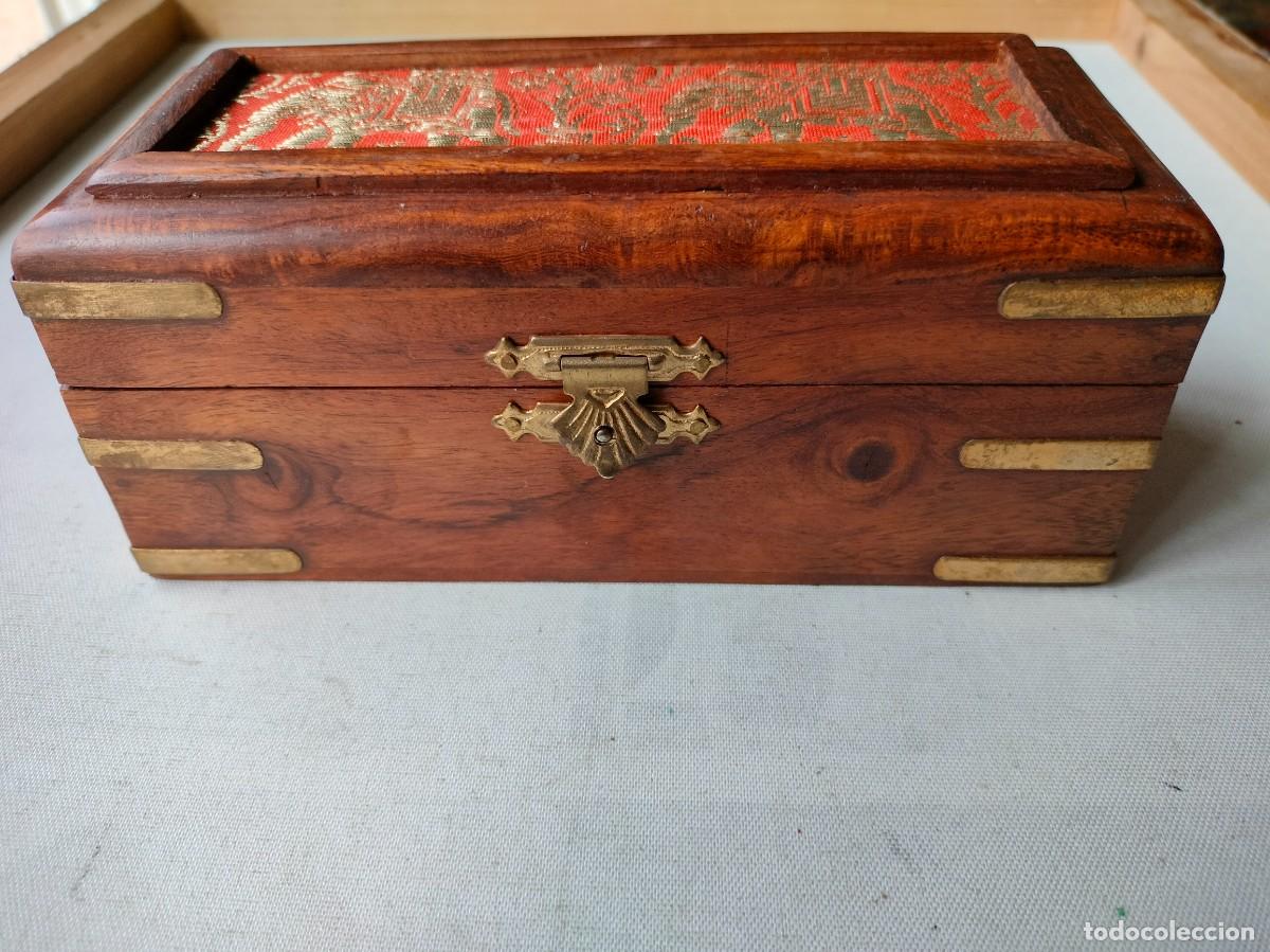 Antig&uuml;edades: PEQUE&Ntilde;A CAJA DE MADERA. - Foto 2