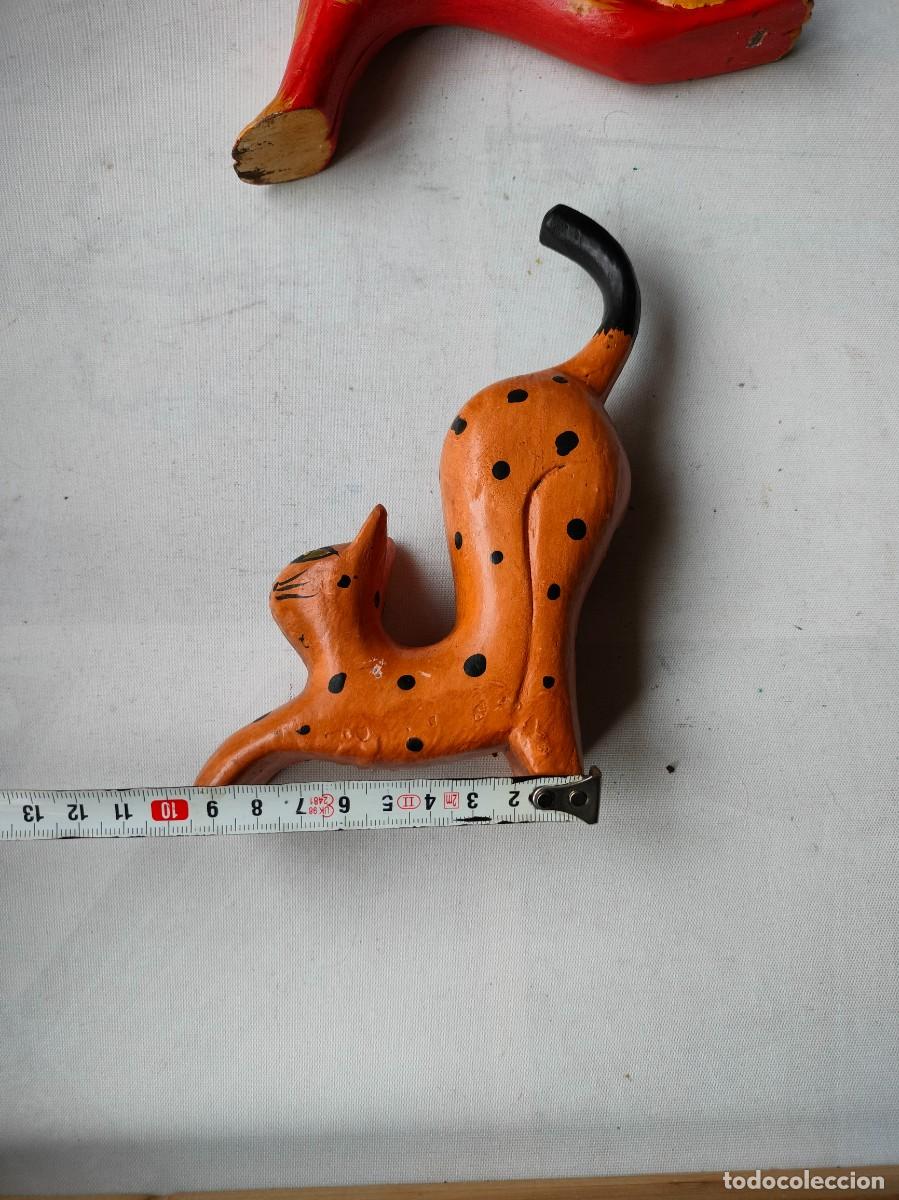 Antig&uuml;edades: 2 PEQUE&Ntilde;OS GATITOS DE MADERA PINTADOS. - Foto 9