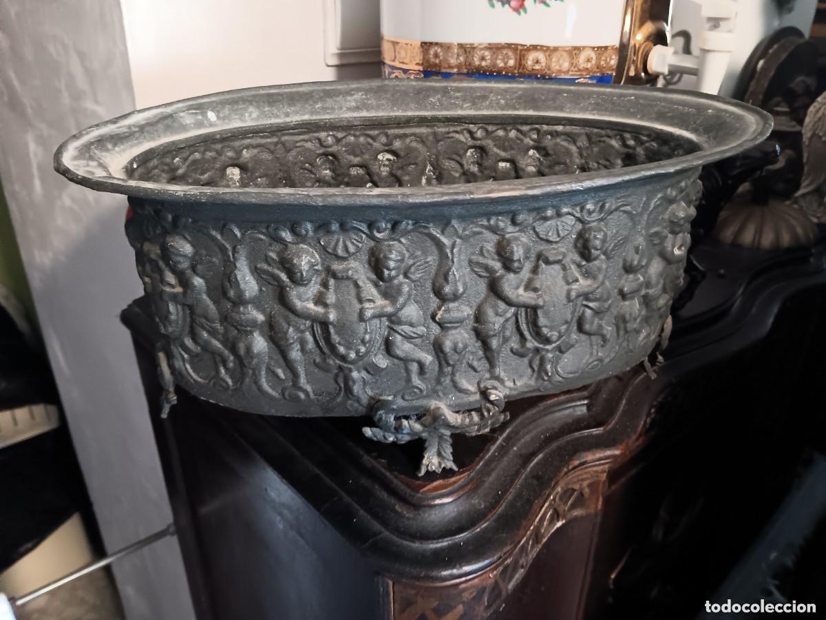 Antig&uuml;edades: Macetero o jarr&oacute;n de centro muy antiguo - Foto 1