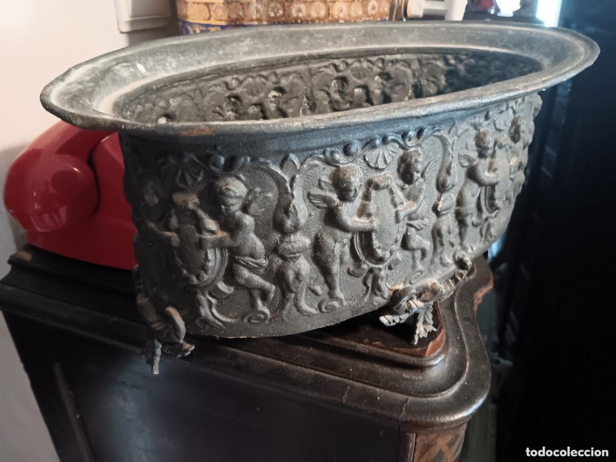 Antig&uuml;edades: Macetero o jarr&oacute;n de centro muy antiguo - Foto 3