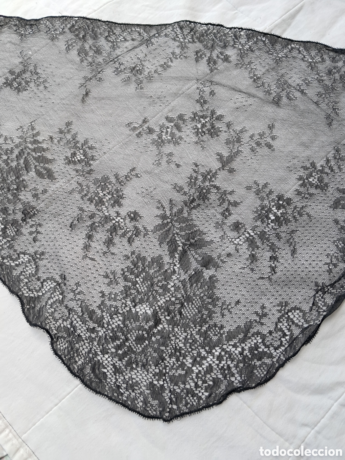 Antig&uuml;edades: Antiqu&iacute;sima mantilla - Foto 2