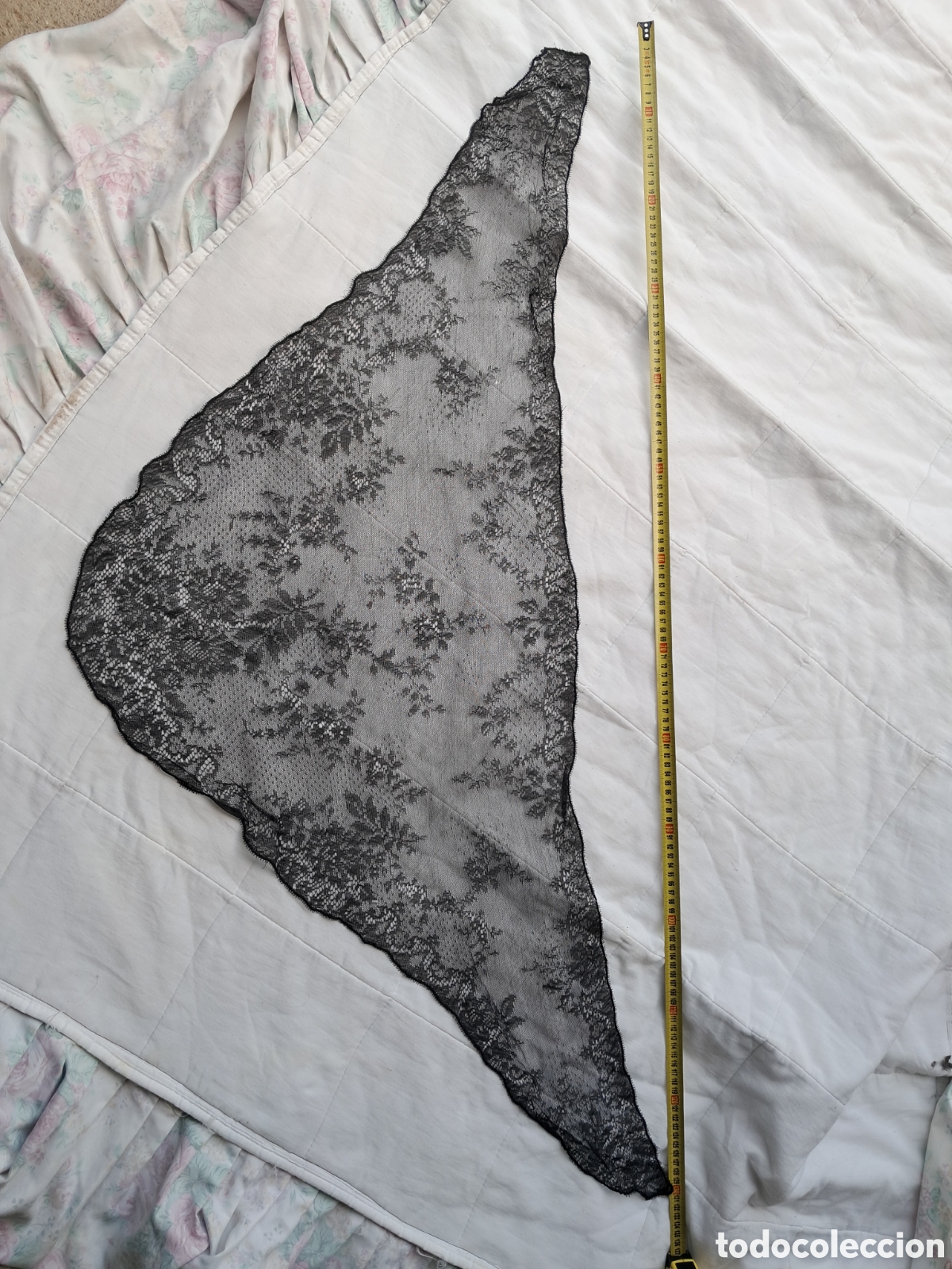 Antig&uuml;edades: Antiqu&iacute;sima mantilla - Foto 1