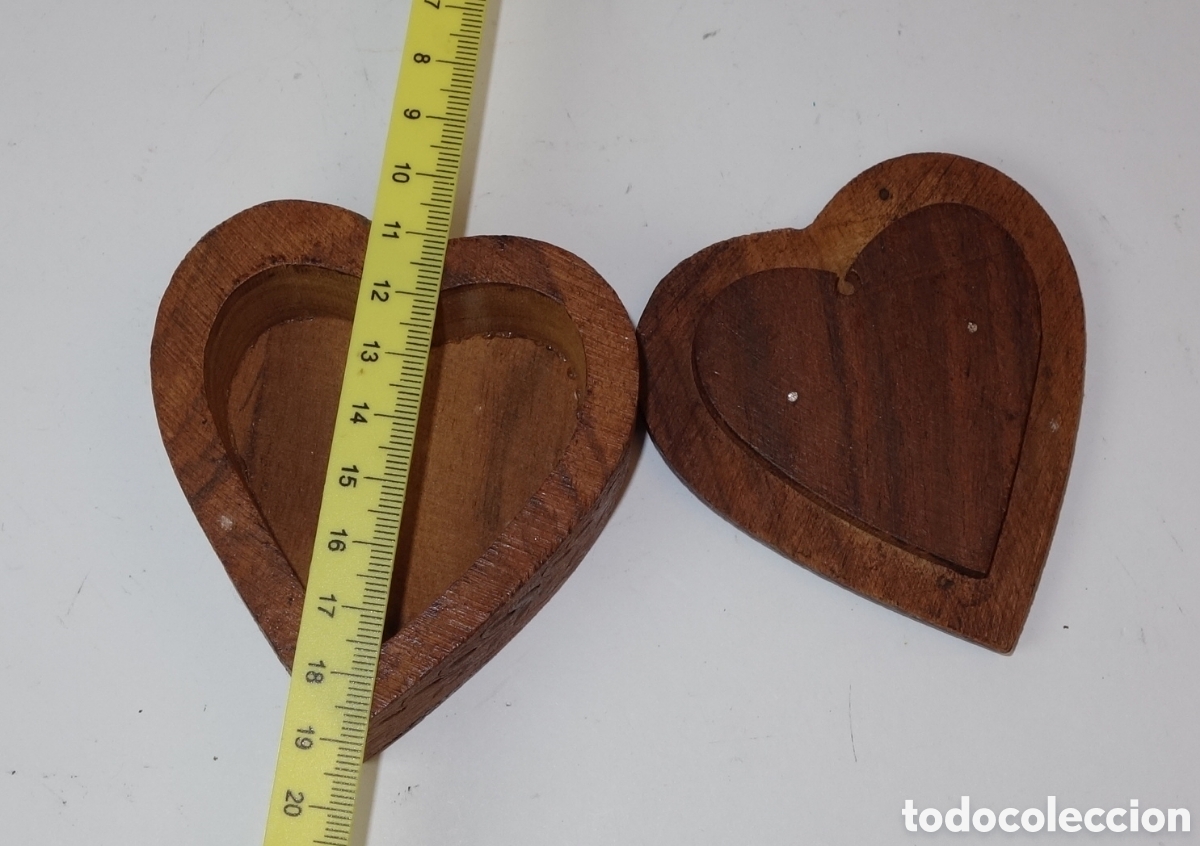 Antig&uuml;edades: Caja de madera tropical tallada en forma de coraz&oacute;n - Foto 4