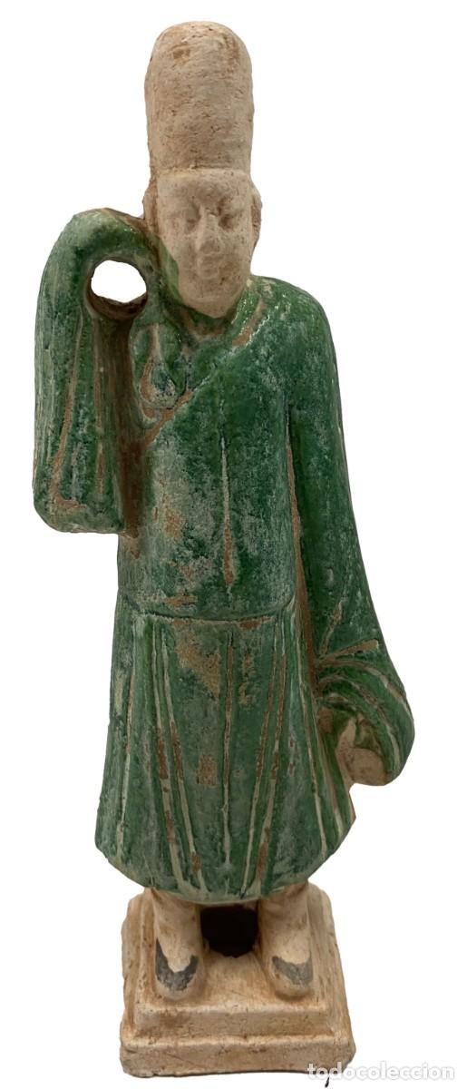 Antigüedades: Antiguo sirviente, siervo de terracota esmaltada. Dinastía Ming. Rareza. 20x7x5