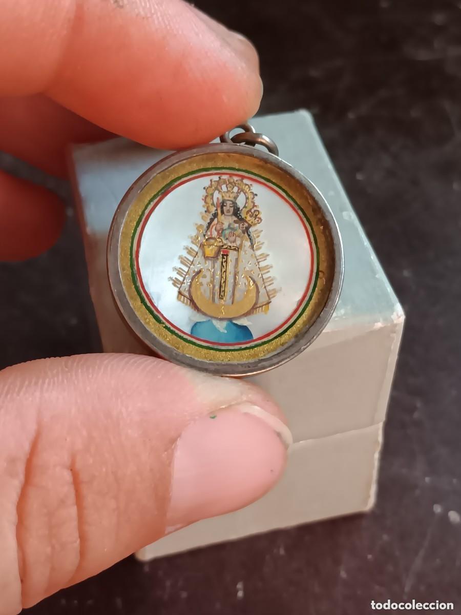 Antiquit&eacute;s: Preciosa medalla pintada , m&aacute;s bonita a&uacute;n en mano , tiene 2 caras