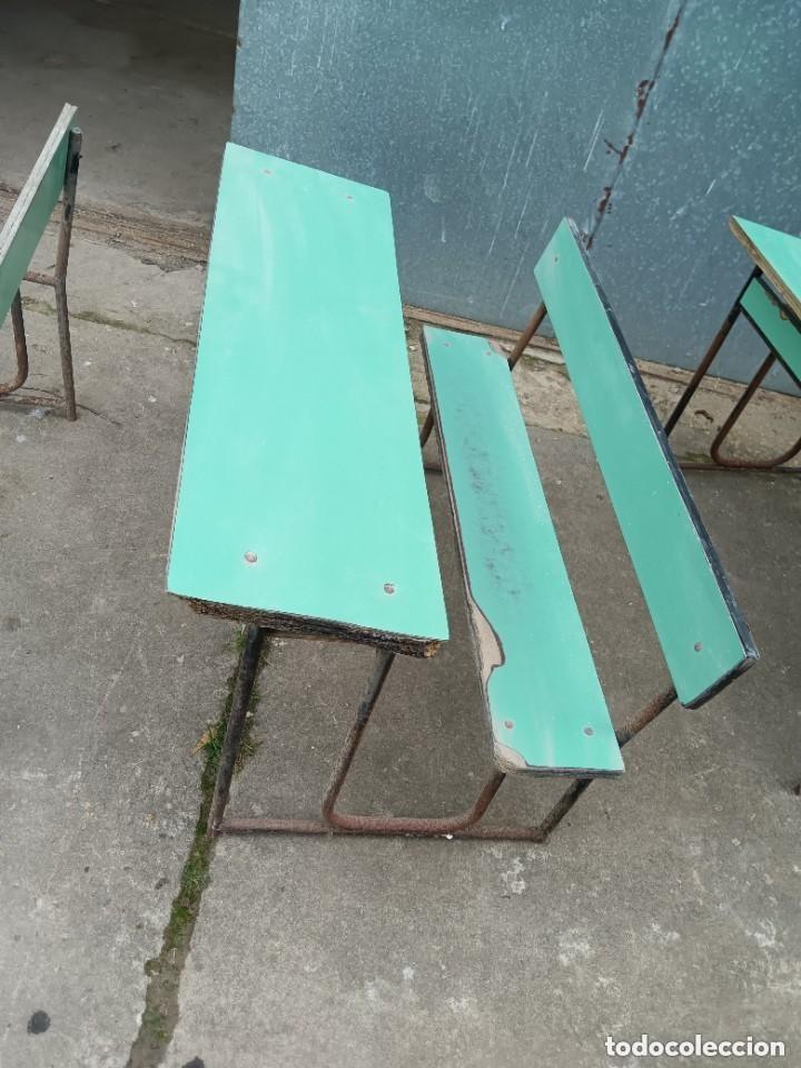 Antig&uuml;edades: Pupitres antiguos de colegio - Foto 2