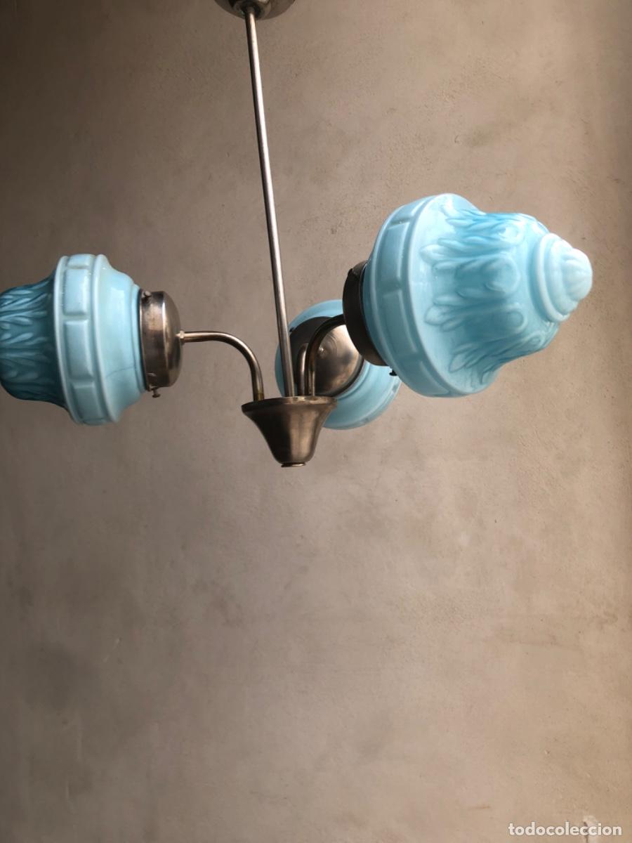 Antig&uuml;edades: L&aacute;mpara de techo modernista opalina azul - Foto 1