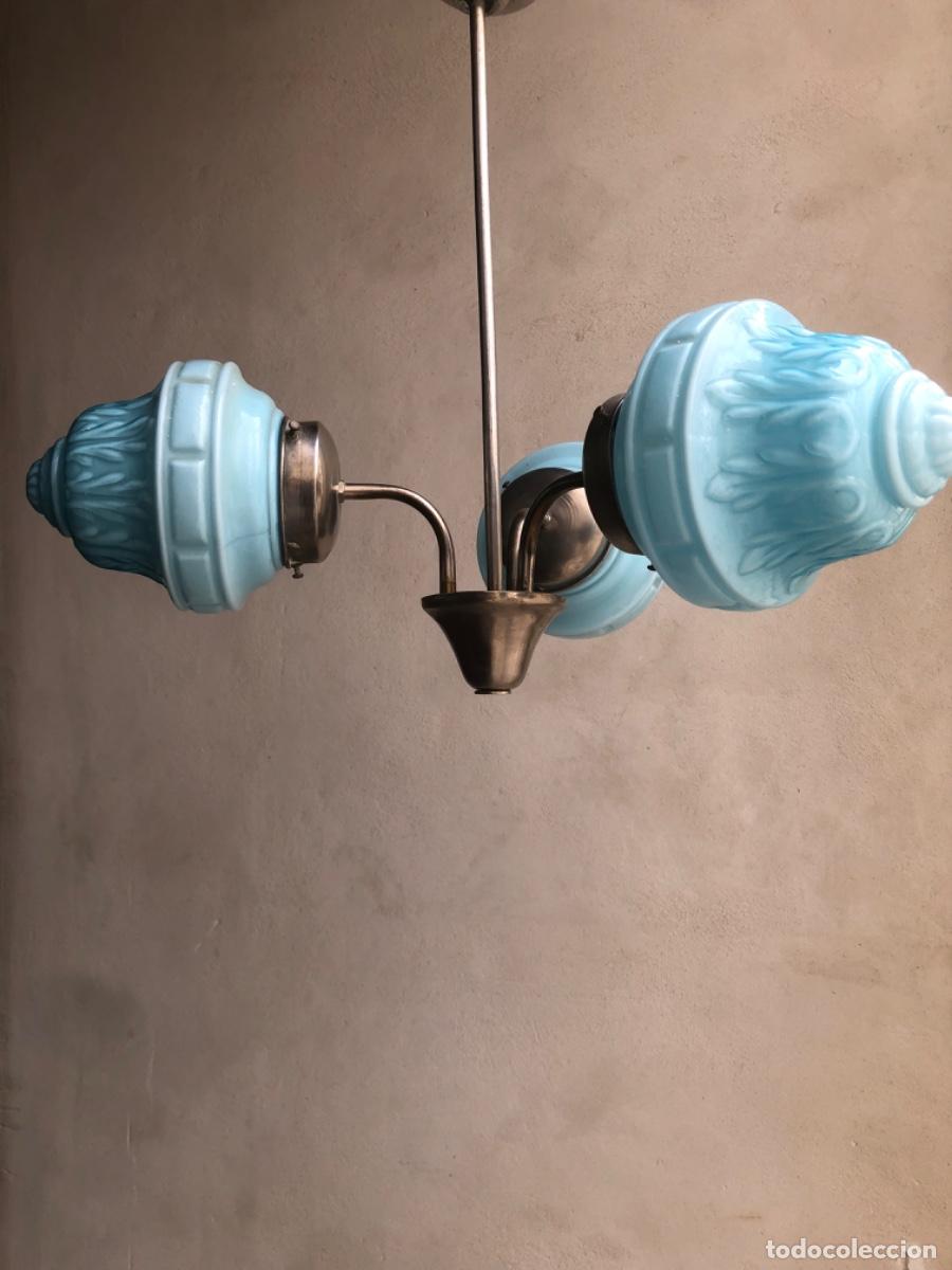 Antig&uuml;edades: L&aacute;mpara de techo modernista opalina azul - Foto 3