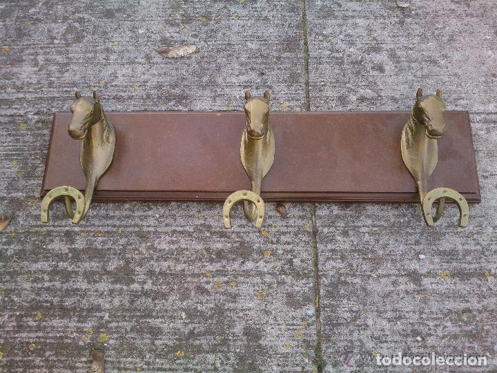 Antig&uuml;edades: perchero antiguo en bronce, atiendo dudas - Foto 1
