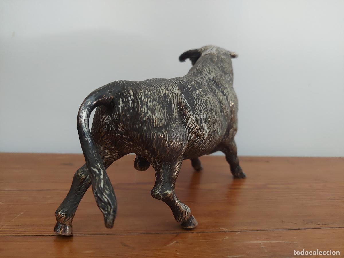 Antig&uuml;edades: Antiguo toro de alpaca plateado - Foto 5