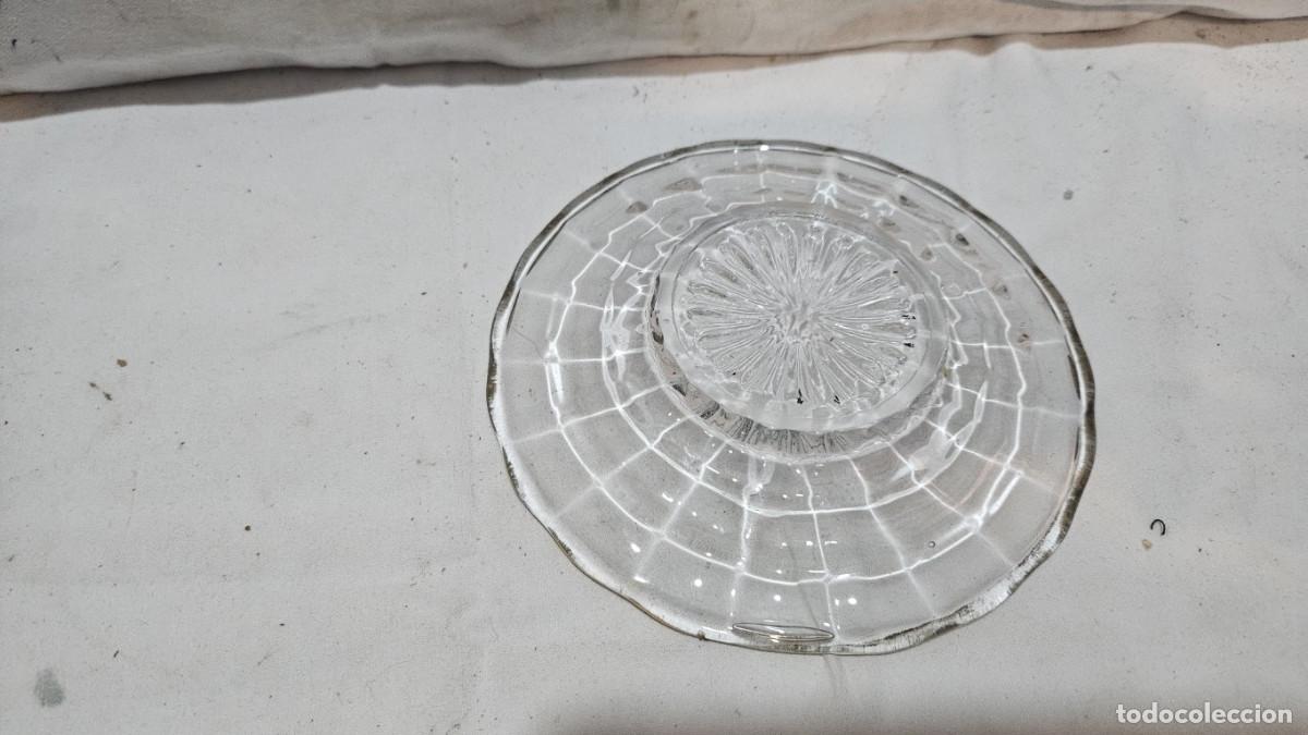 Antig&uuml;edades: peque&ntilde;o plato de cristal - Foto 2