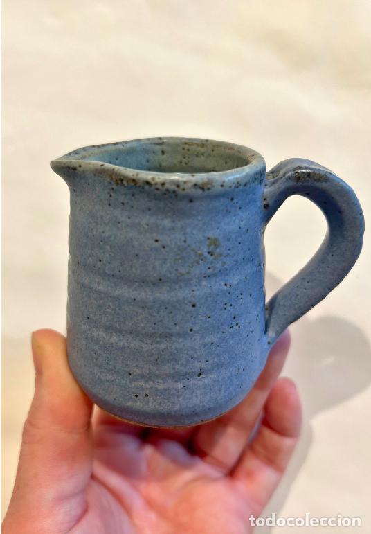 Antig&uuml;edades: Mini jarra de leche de cer&aacute;mica azul - Foto 1