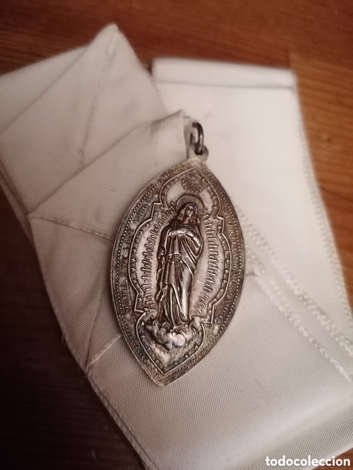Antig&uuml;edades: Antigua medalla de monja - Foto 2